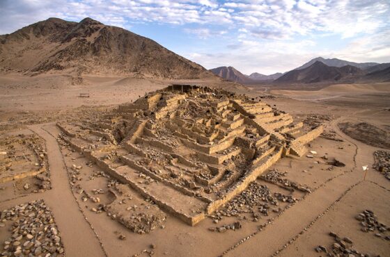 Lim-11 : Caral - Explorando los misterios de la Ciudad Sagrada