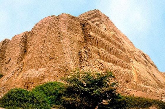 Chi-01 : Las enigmáticas pirámides de Túcume y la selva de Pomac