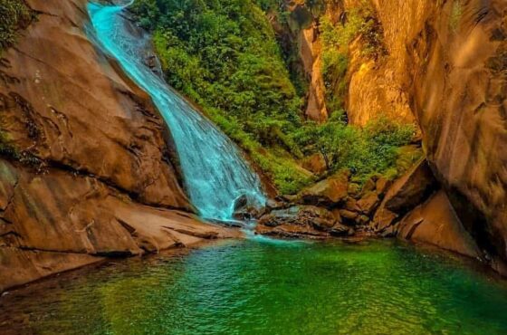 Puc-01 : Descubra la belleza de las cascadas del Padre Abad
